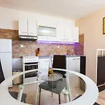 House Sardelic 3*