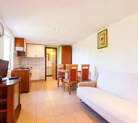 Pensionat House Sardelic 3*